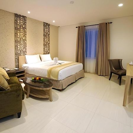 Hw Hotel Padang Exterior photo