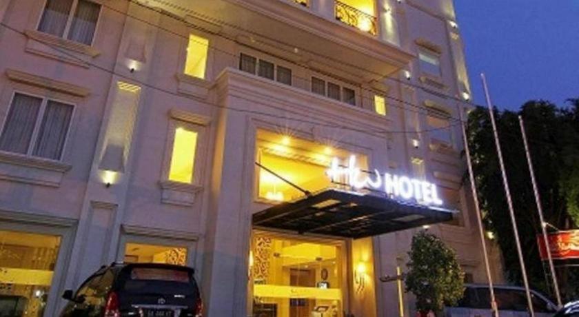 Hw Hotel Padang Exterior photo