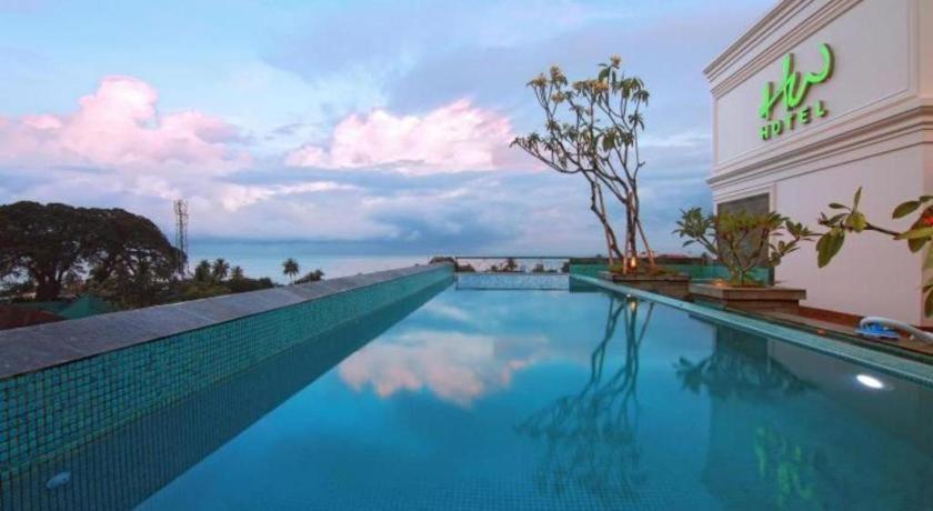 Hw Hotel Padang Exterior photo