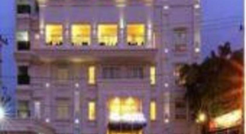 Hw Hotel Padang Exterior photo