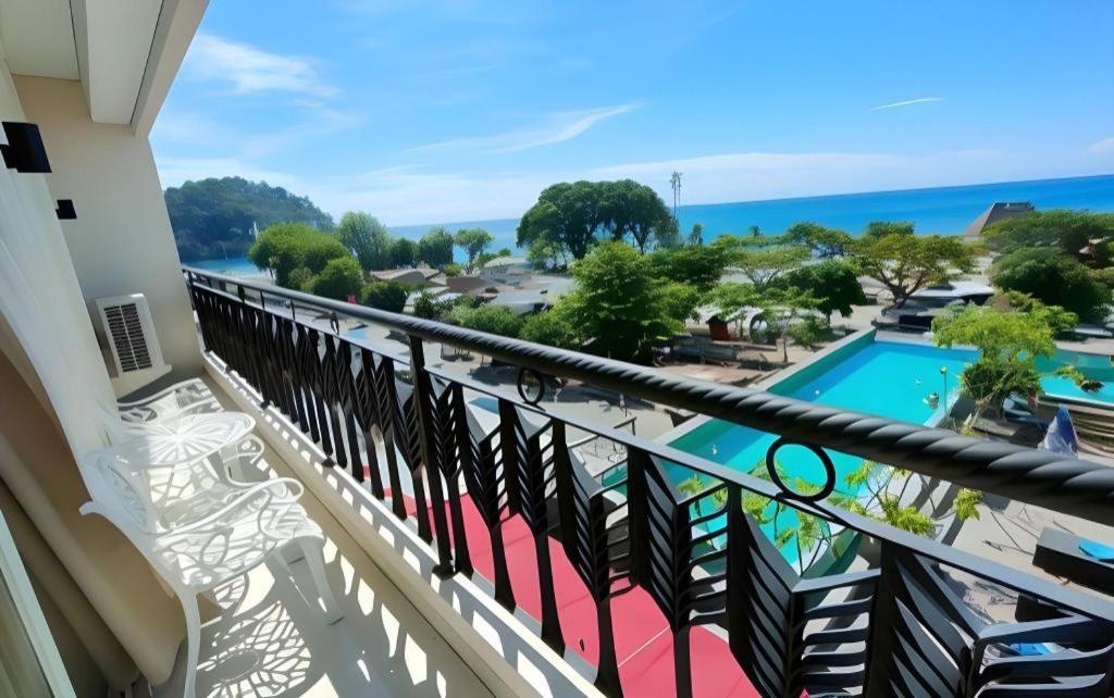 Hw Hotel Padang Exterior photo